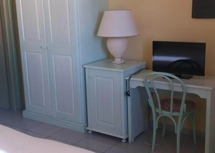 索尔基酒店 3* SantʼAntìoco